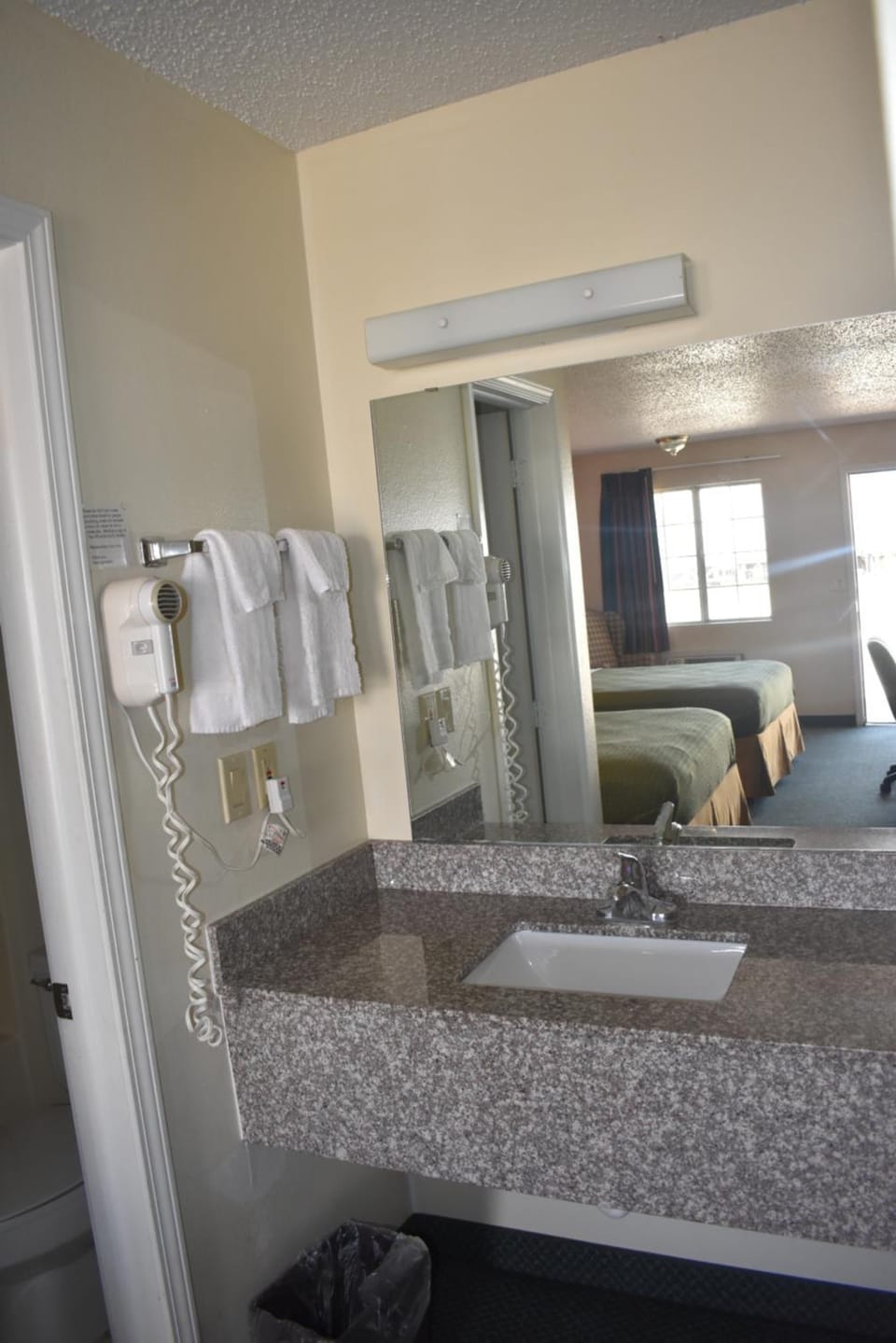 Royal Inn Hotel in Springdale