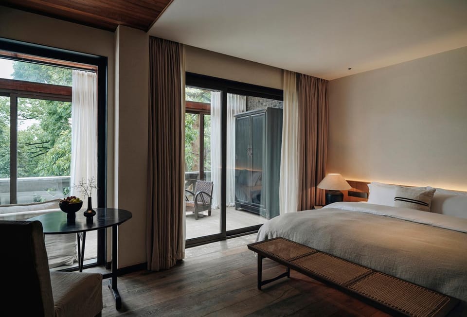 View (from property/room), Balcony/Terrace, Photo of the whole room, Seating area