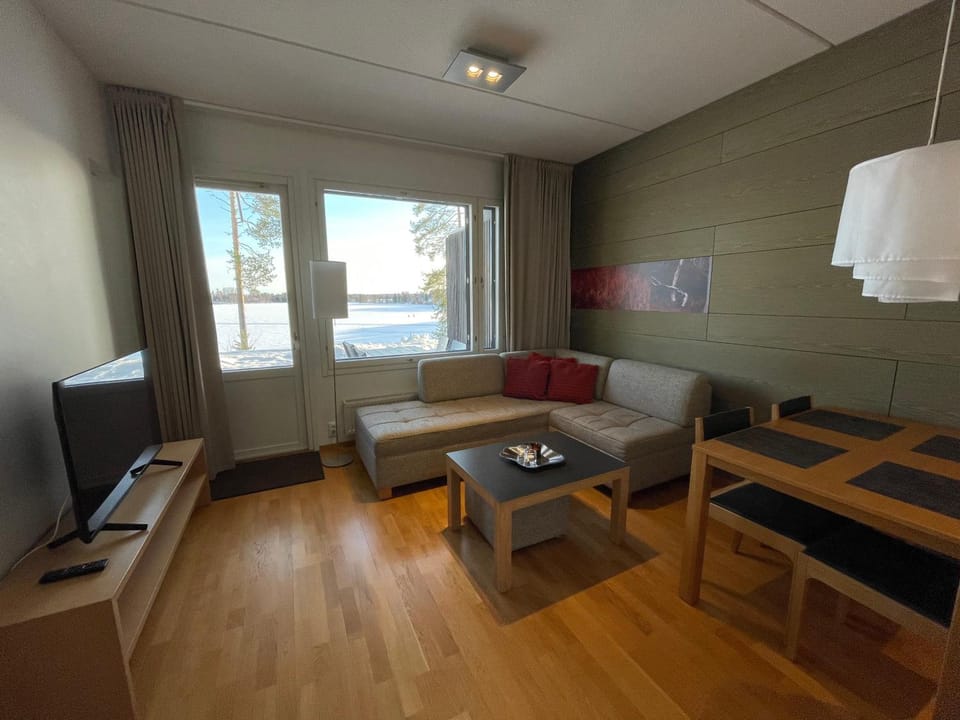 Communal lounge/ TV room, TV and multimedia, Living room, Seating area