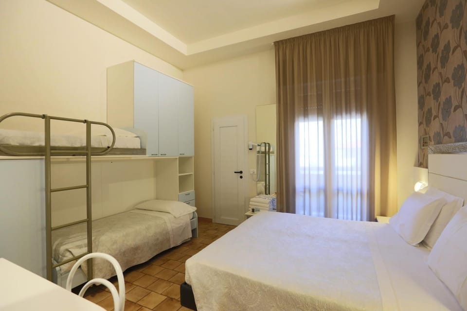 Balcony/Terrace, Photo of the whole room, bunk bed