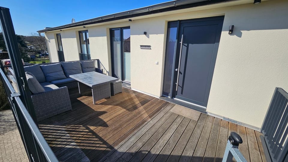 View (from property/room), Balcony/Terrace, Seating area