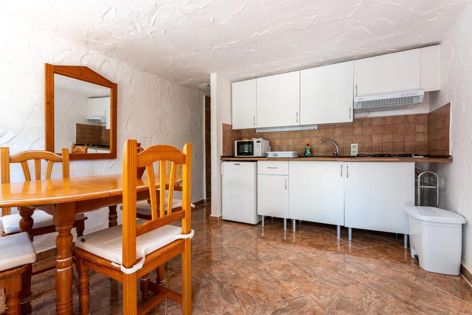 Property building, Kitchen or kitchenette, Living room