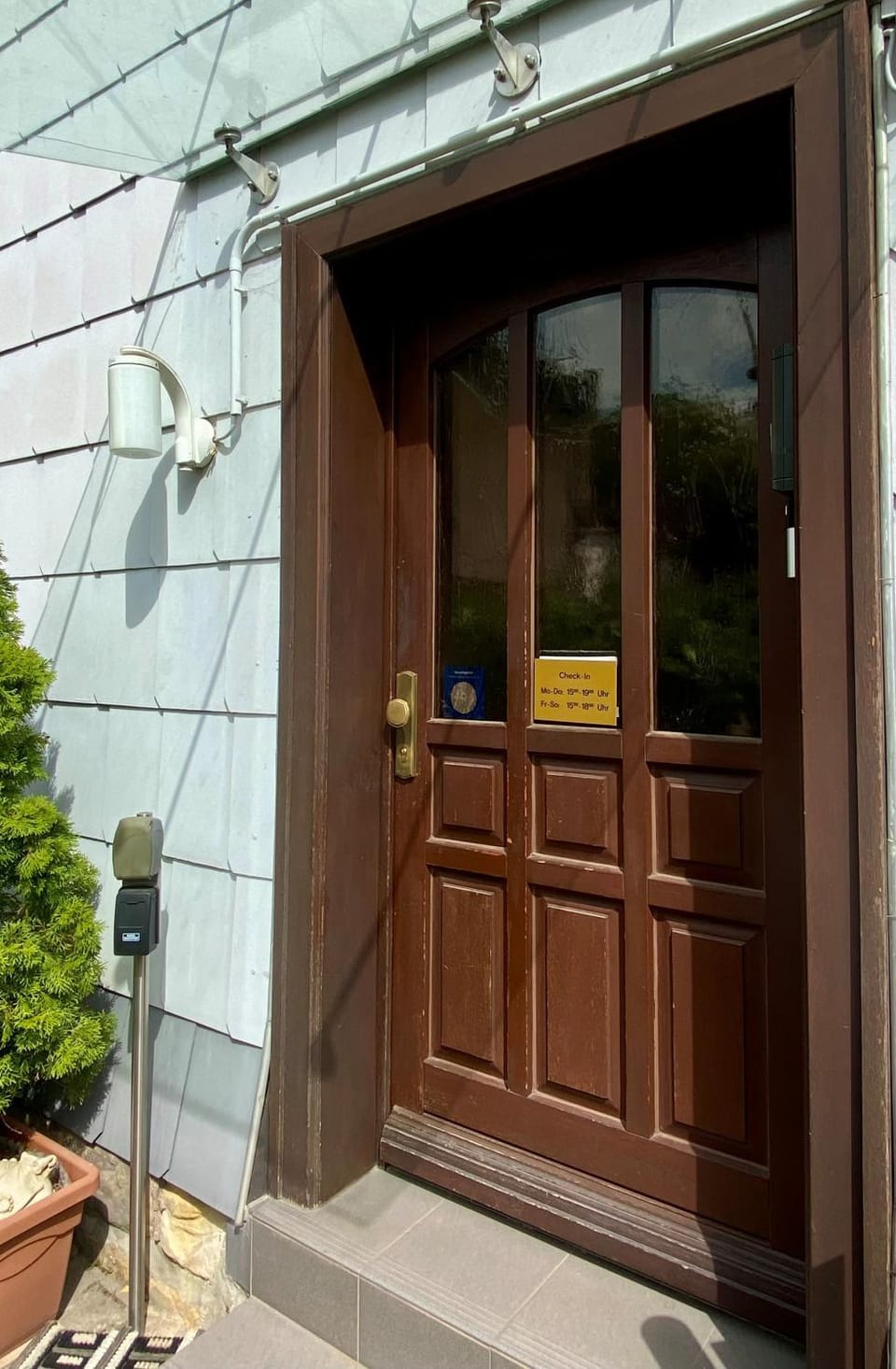 Property building, Facade/entrance