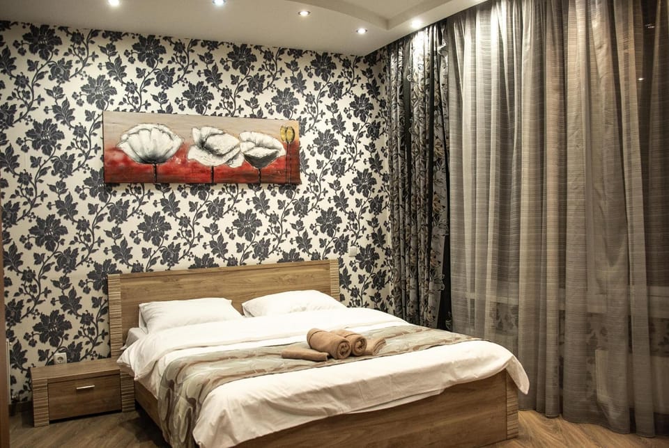 Bed, Bedroom, towels