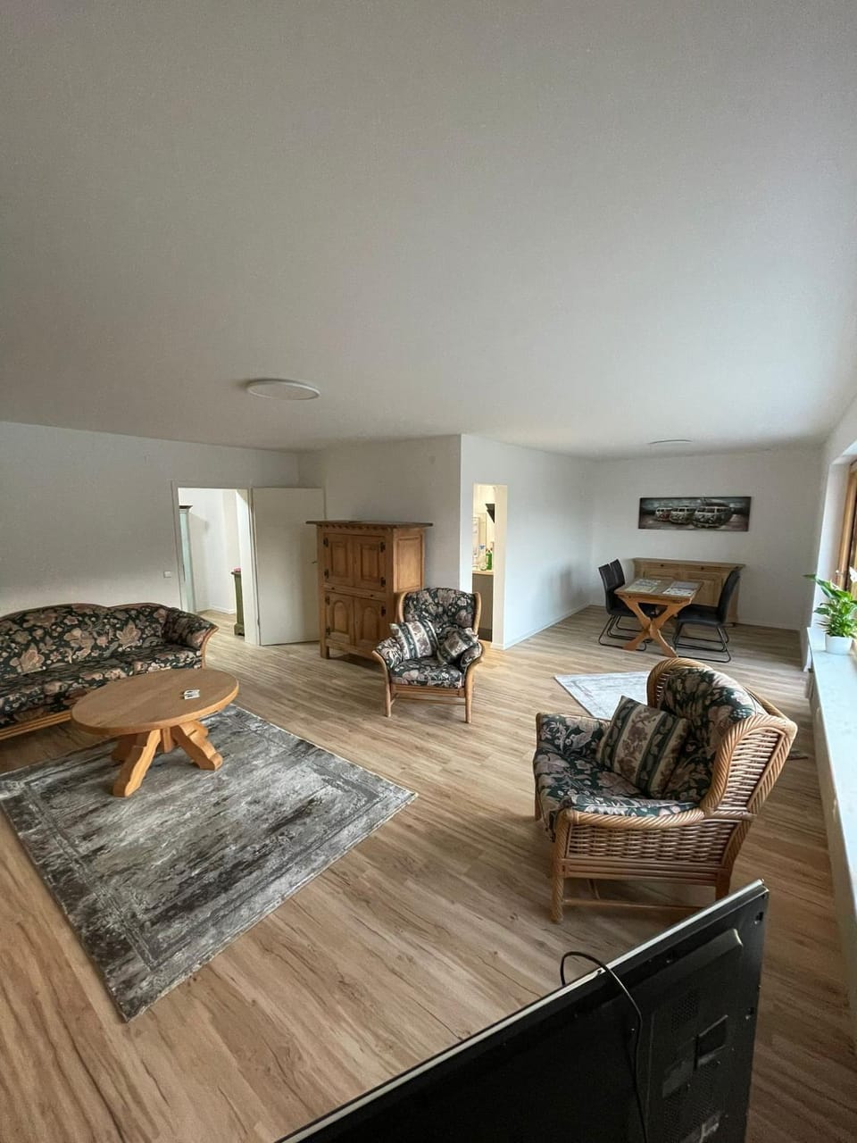 Living room, Dining area