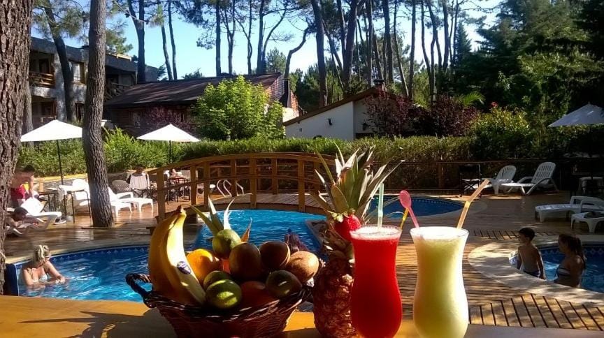 Food and drinks, Swimming pool