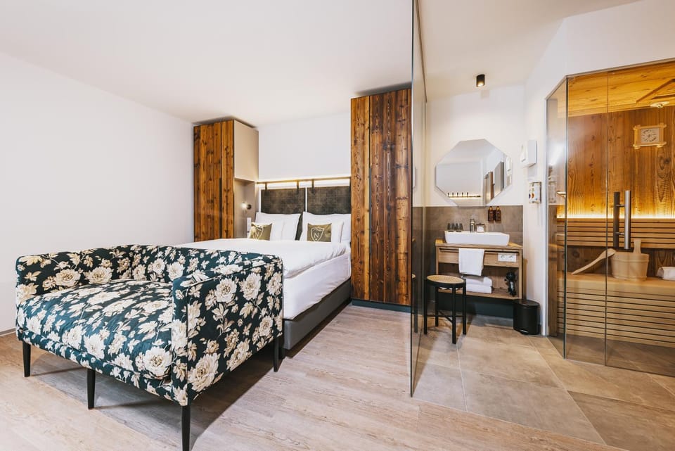 Bed, Sauna, Photo of the whole room, Seating area, Bedroom, wardrobe