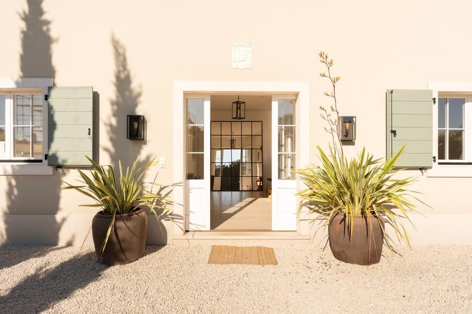 Facade/entrance