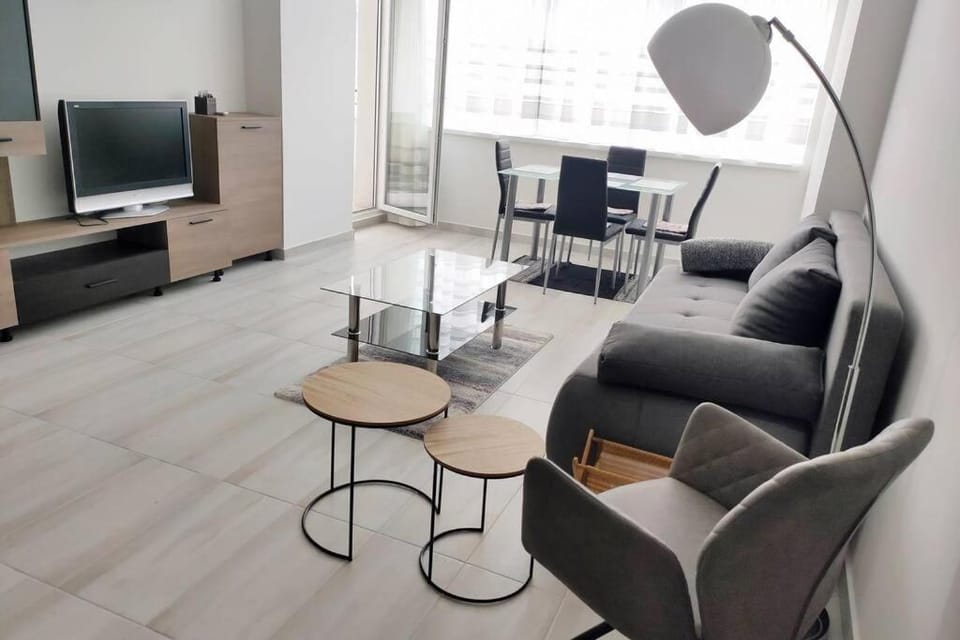 Pláza Apartman - city center, free parking, free wifi Apartment in Hungary