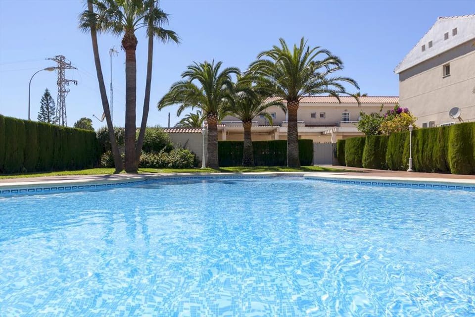 Swimming pool, Swimming pool