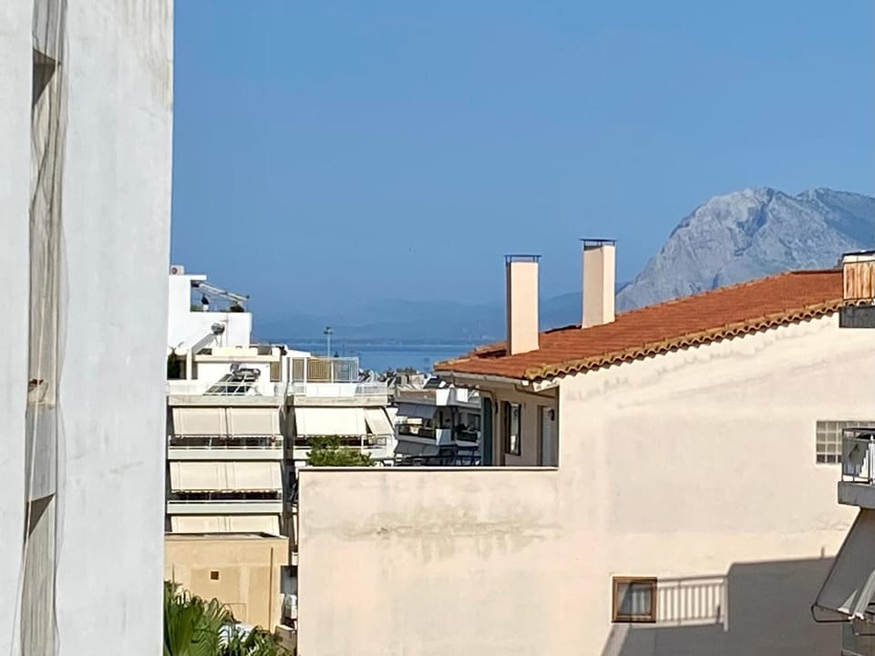 Elina's Spacious Apartment in Patras with private parking Apartment in Peloponnese, Western Greece and the Ionian