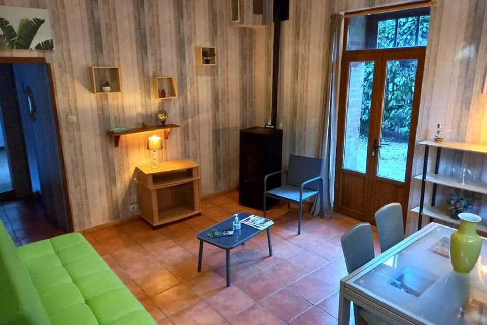 Suite dans le jardin du Château Apartment in Auvergne-Rhône-Alpes