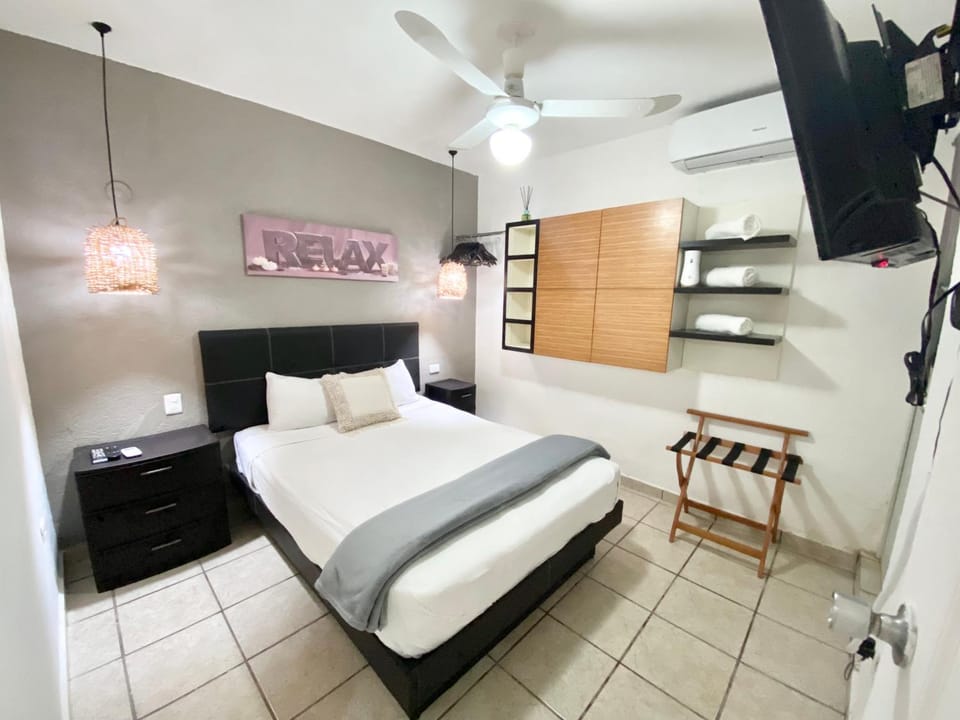 Photo of the whole room, Bedroom, air conditioner