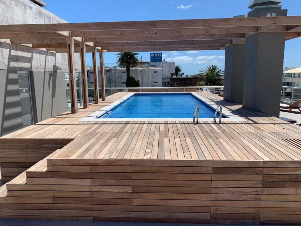 Solarium, Swimming pool