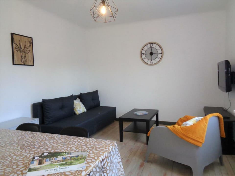 Gîte Sorbiers, 3 pièces, 4 personnes - FR-1-496-238 House in Auvergne-Rhône-Alpes