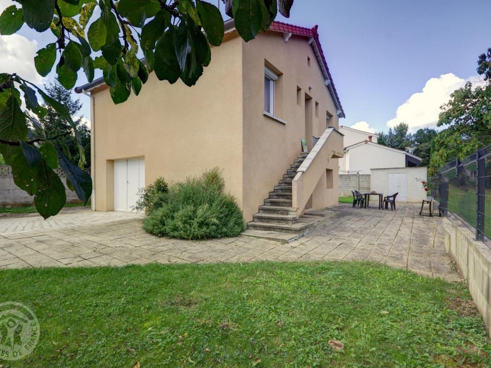 Villa individuelle avec jardin clos - 4 pers. - FR-1-496-238 House in Auvergne-Rhône-Alpes