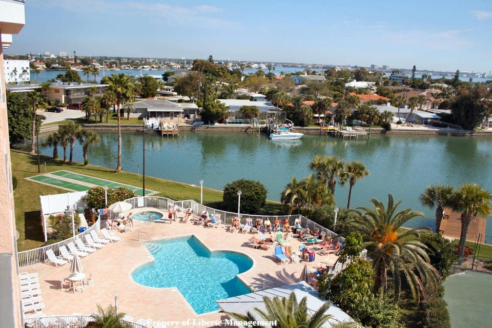 Pool view, Swimming pool