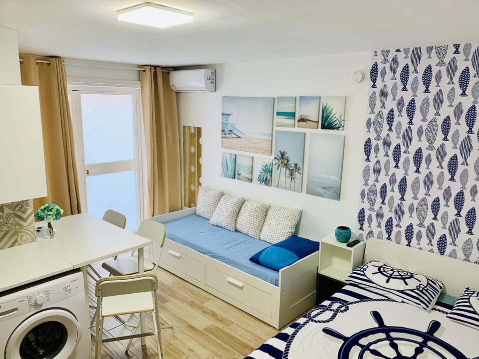 Bed, Kitchen or kitchenette, Living room, Photo of the whole room, Bedroom, washing machine