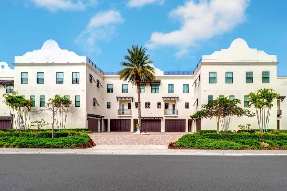 BrightWater Blue 158-2 House in Clearwater Beach