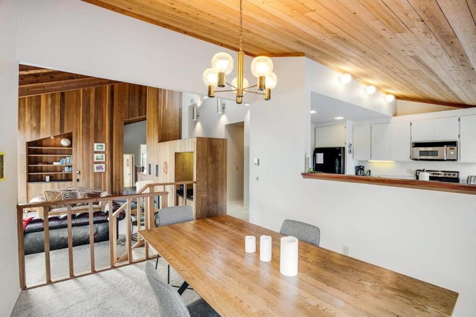 Greencroft Meadows House in Sonoma County