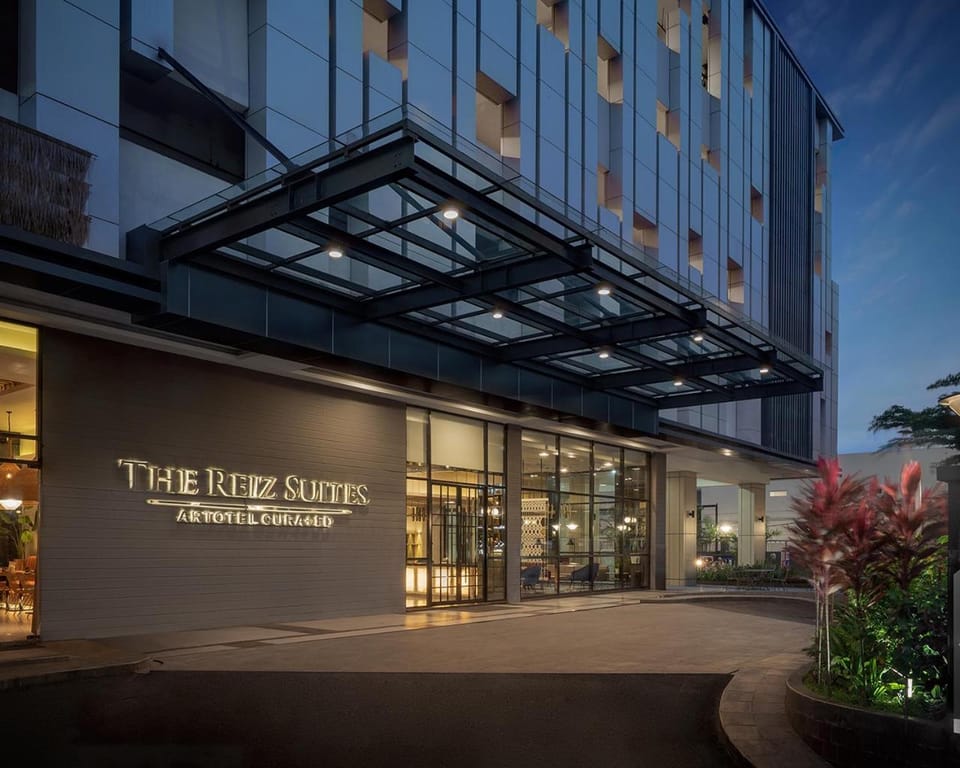Property building, Facade/entrance