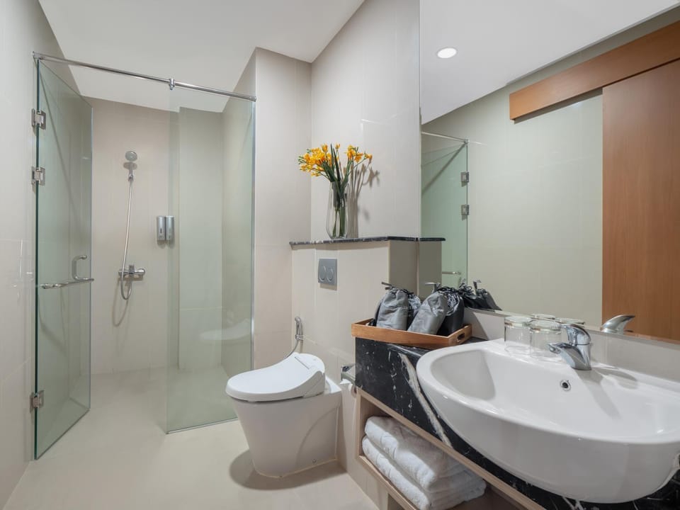 Shower, Toilet, Bathroom