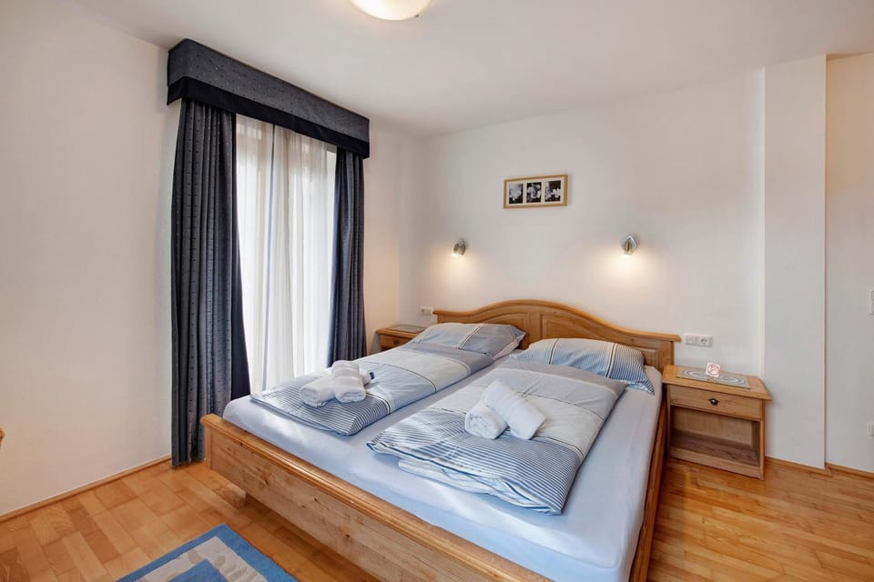 Property building, Living room, Bedroom