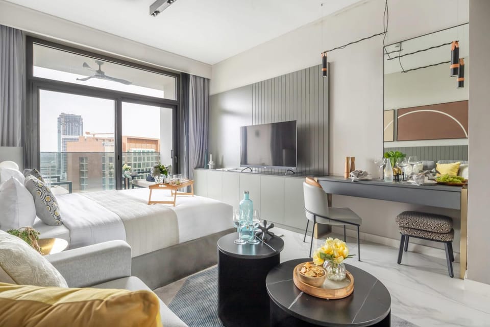 Frank Porter - MAG 318 Apartment in Dubai