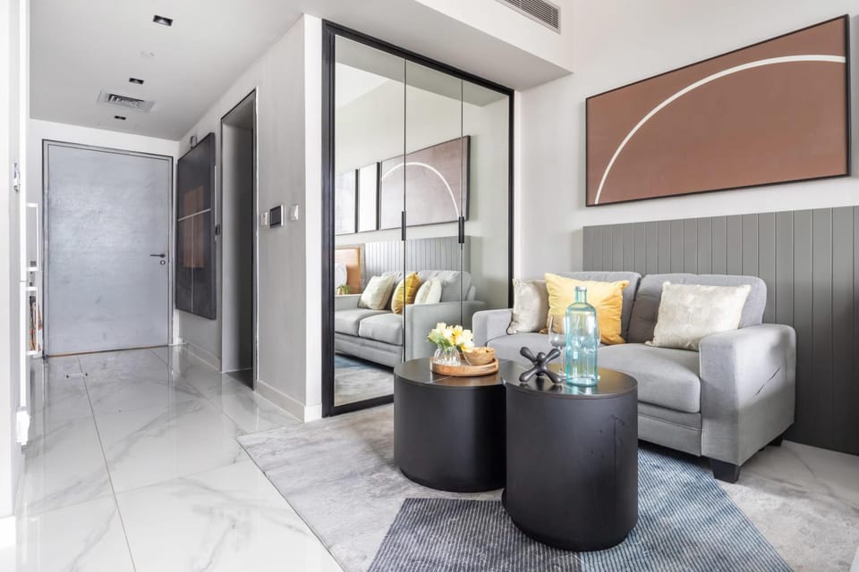 Frank Porter - MAG 318 Apartment in Dubai