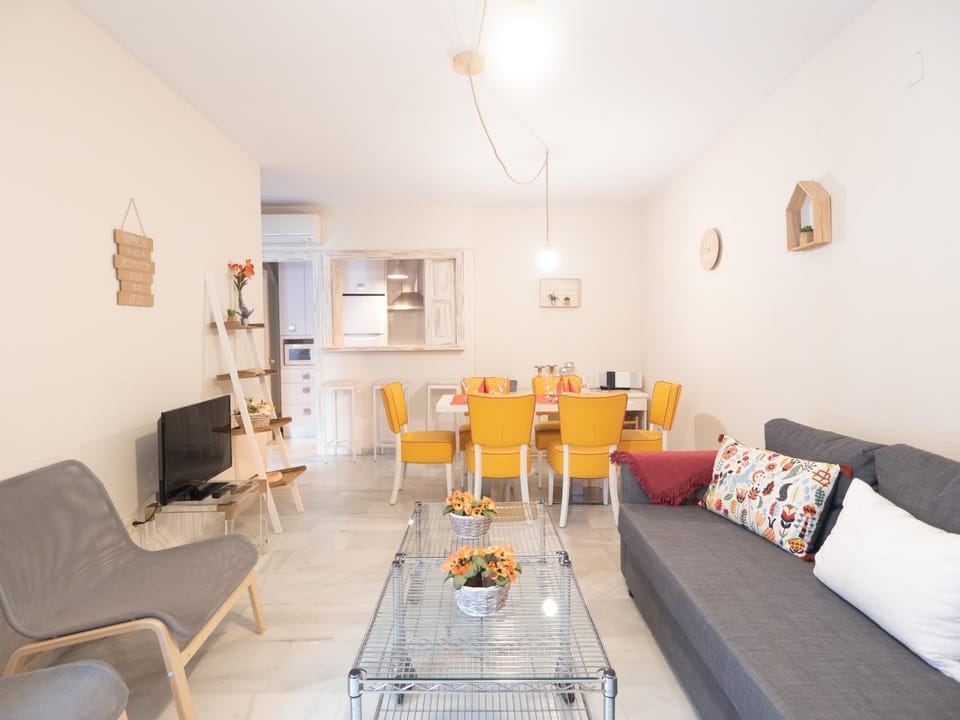 Living room, Seating area, Dining area, kitchen