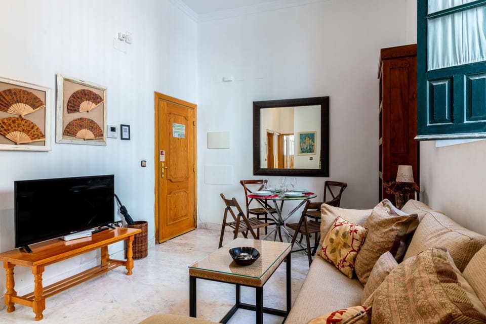 TV and multimedia, Living room, Dining area