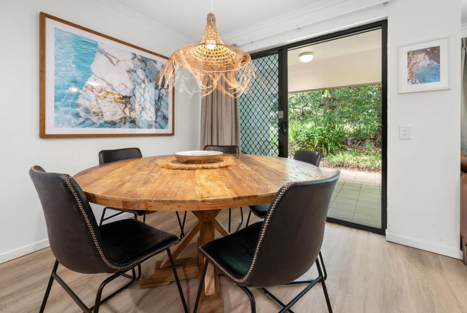 Modern & Stylish 2 Bedroom Townhouse Apartment in Noosaville