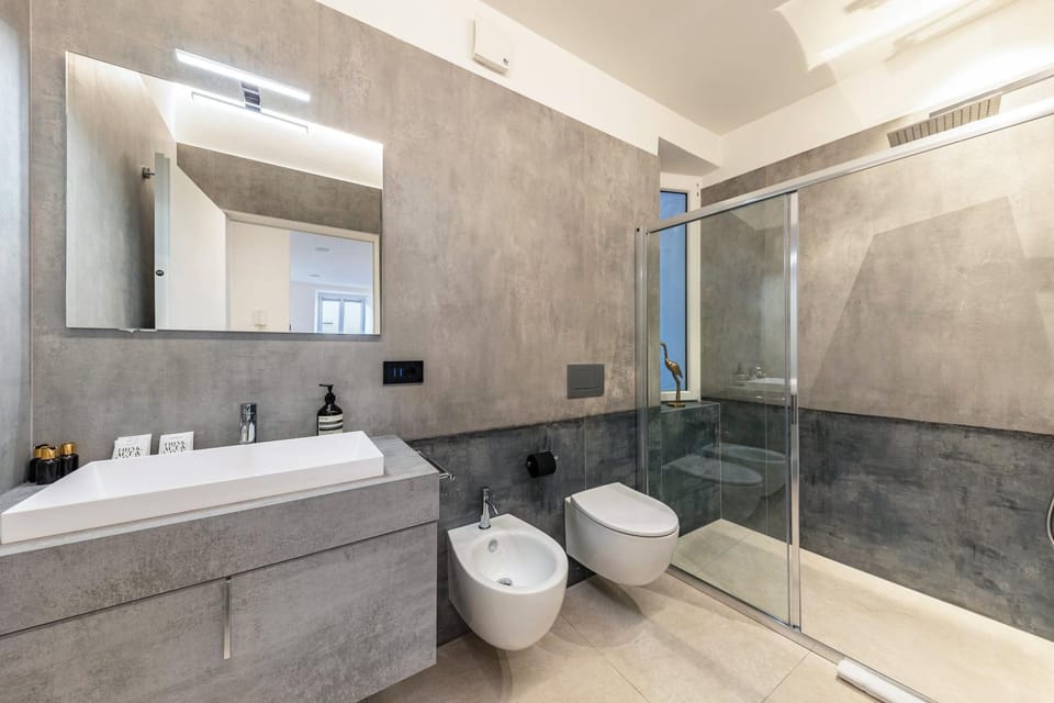 Bathroom, Living room