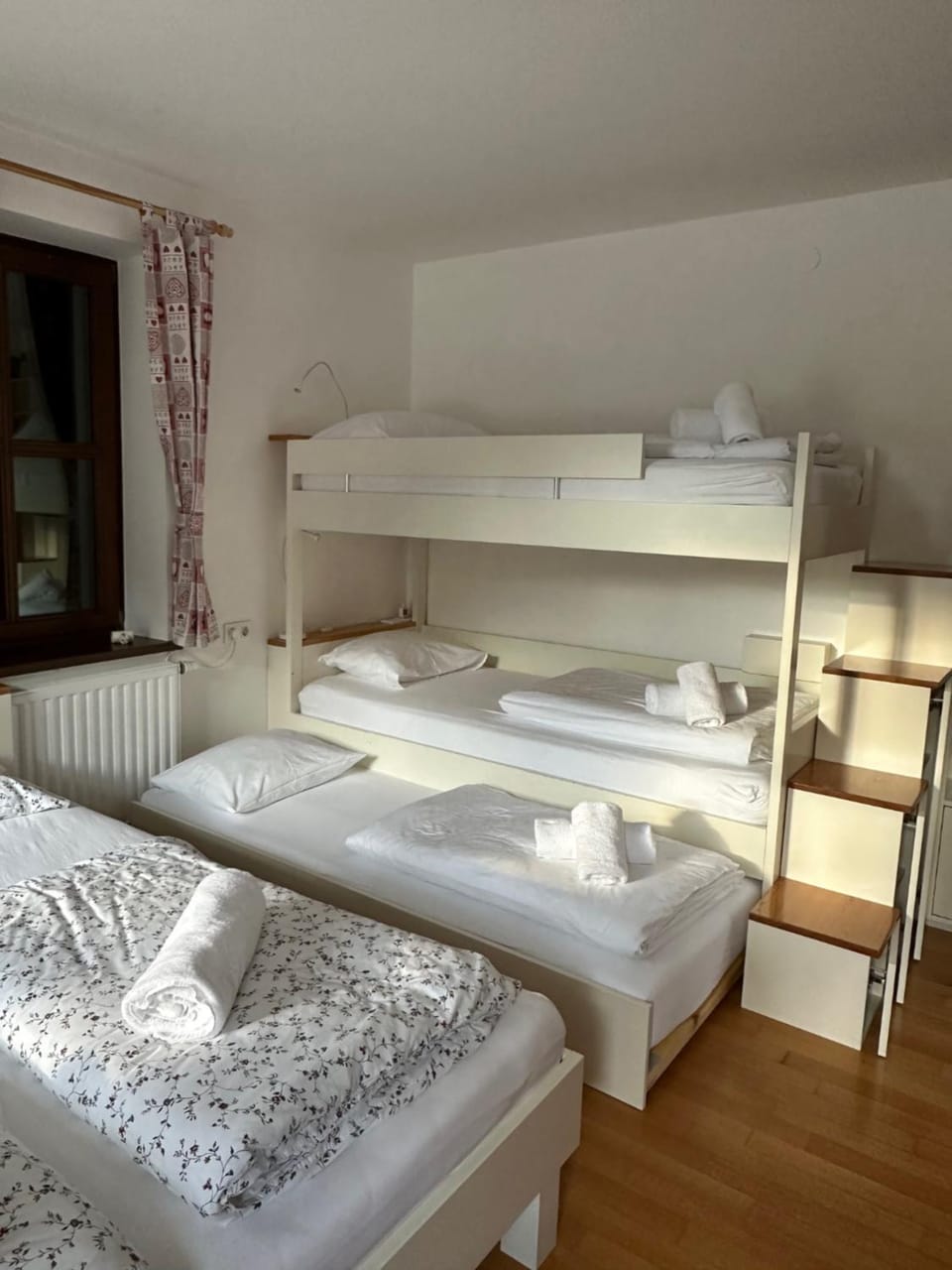 Bed, Bedroom, bunk bed