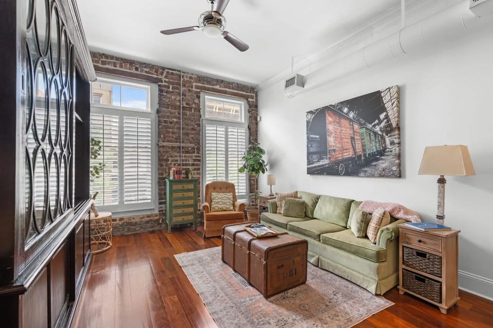 Knockout Loft- Near Plant Riverside Apartment in Savannah