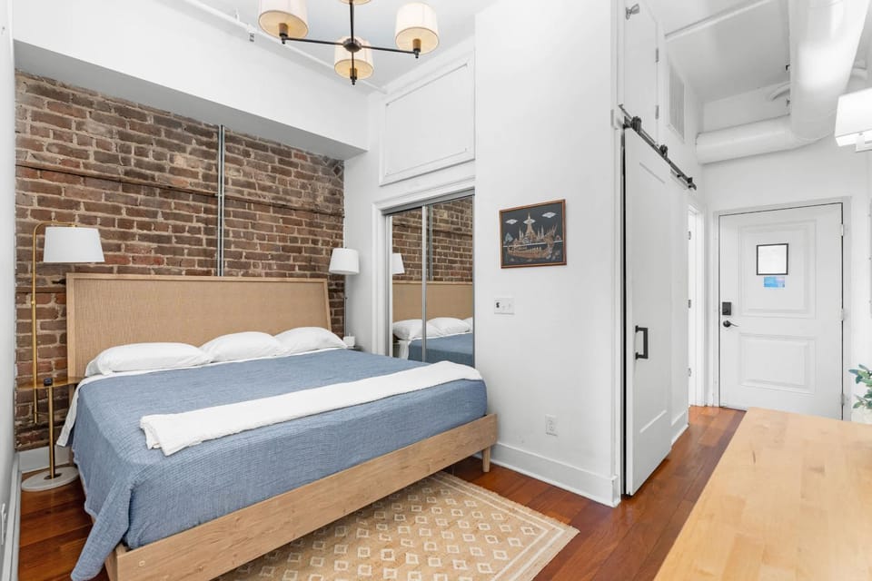 Lush Savannah Loft - Near Plant Riverside District Apartment in Savannah