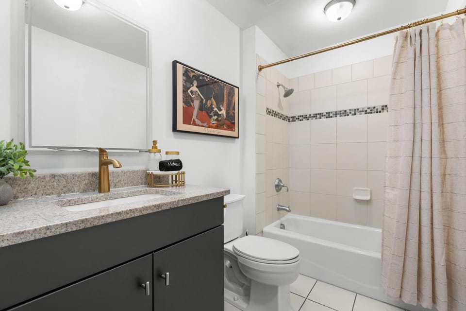 Lush Savannah Loft - Near Plant Riverside District Apartment in Savannah