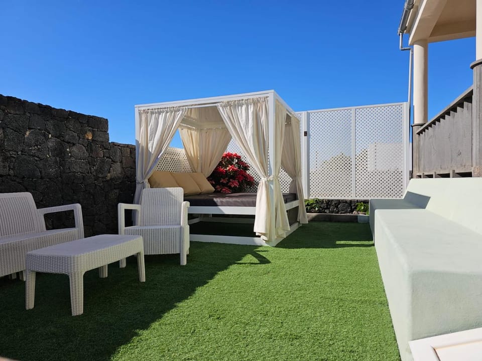 Casa Villa Portuguesa (piscina climatizada) Villa in Isla de Lanzarote