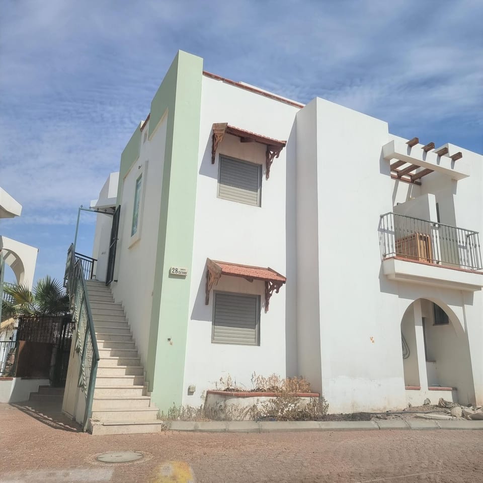 Property building, Day