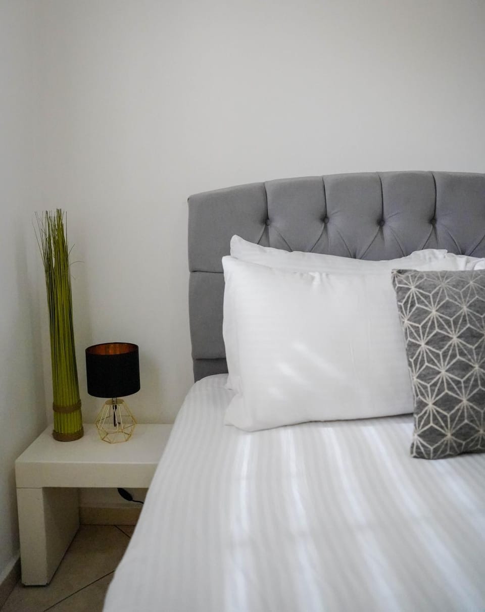 Bed, Bedroom, air conditioner