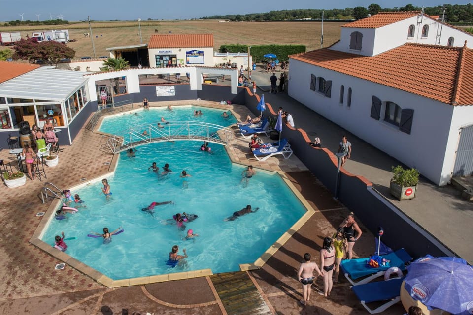 People, Pool view