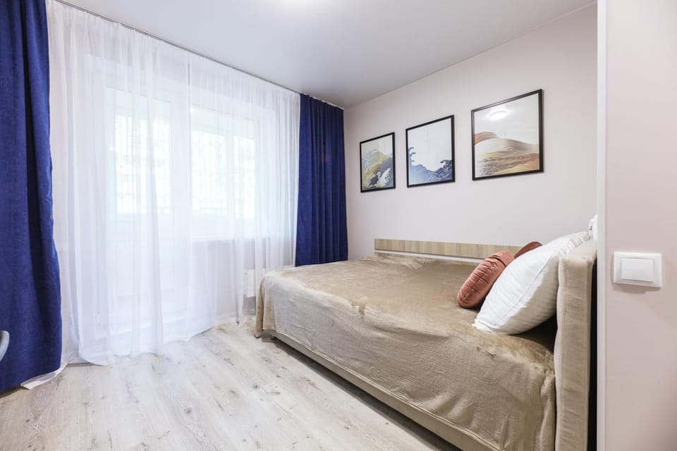 Bed, Living room, Seating area