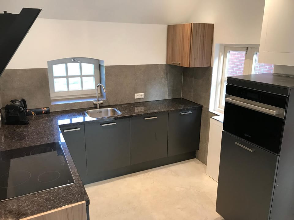 Kitchen or kitchenette, Communal kitchen, oven, stove, kitchen, kitchen