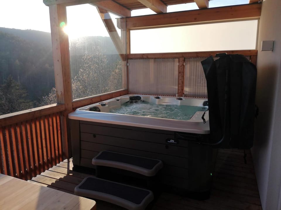 Natural landscape, Hot Tub, Spa and wellness centre/facilities, Mountain view, Swimming pool