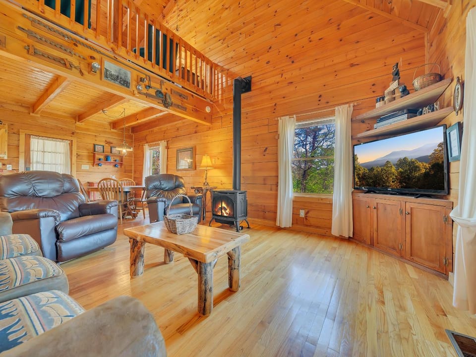 Evening Shade #129 House in Pigeon Forge