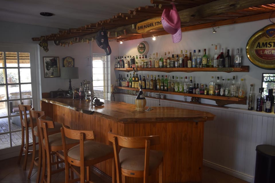 Lounge or bar, Drinks, Alcoholic drinks