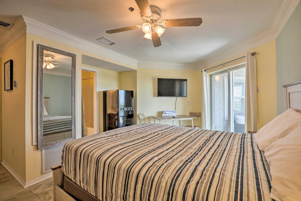 Inviting St Augustine Studio - Walk to the Beach! Apartment in Butler Beach