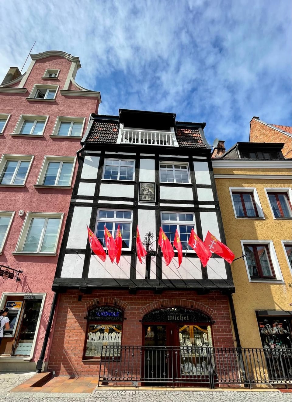 Property building, Facade/entrance, On-site shops, Windsurfing