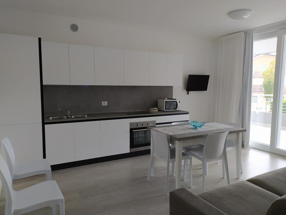 Jesolo Appartamenti F2 - Light Blue Apartment in Lido di Jesolo