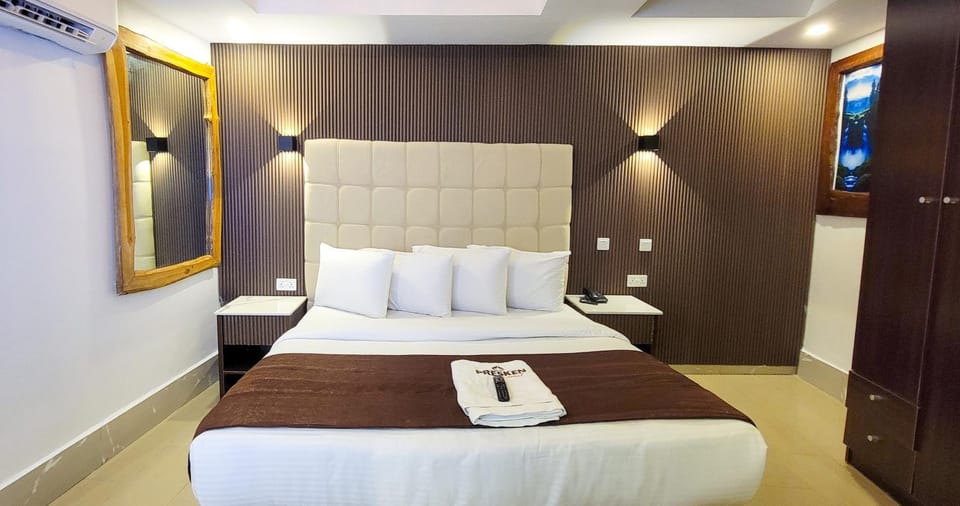 Bed, Photo of the whole room, Bedroom, towels, wardrobe